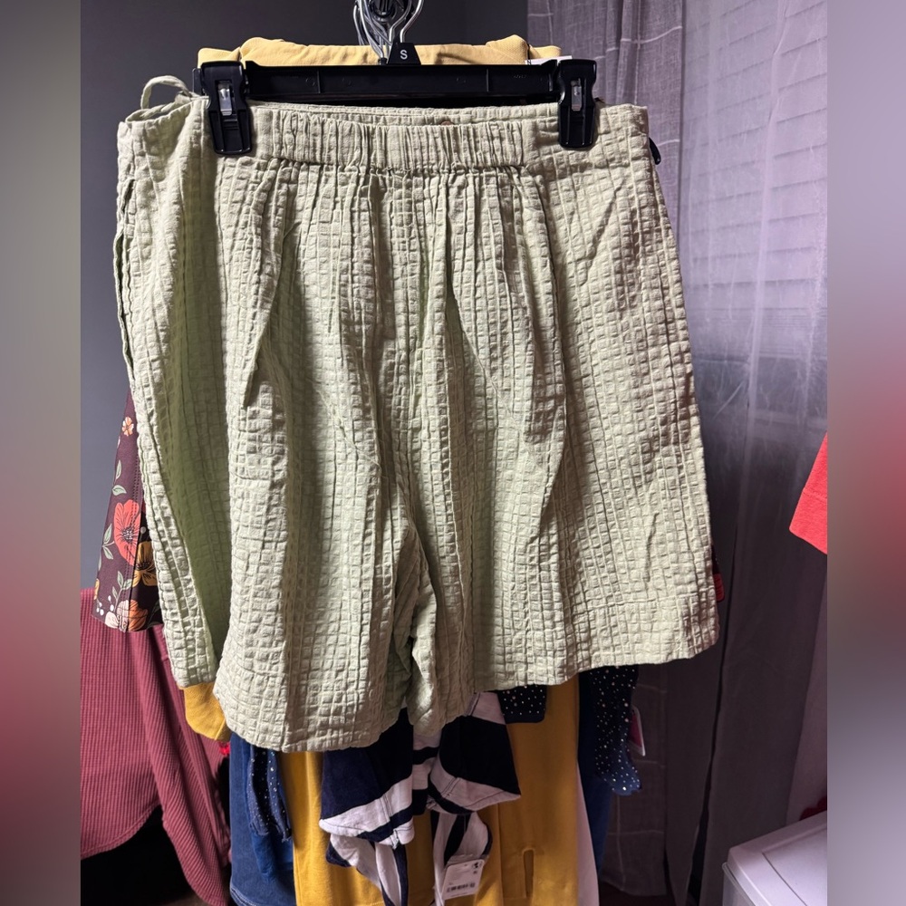 FREE PEOPLE Pucker Check Wrap Shorts - Washed Sage - NWT Retail $58 - Picture 5 of 7